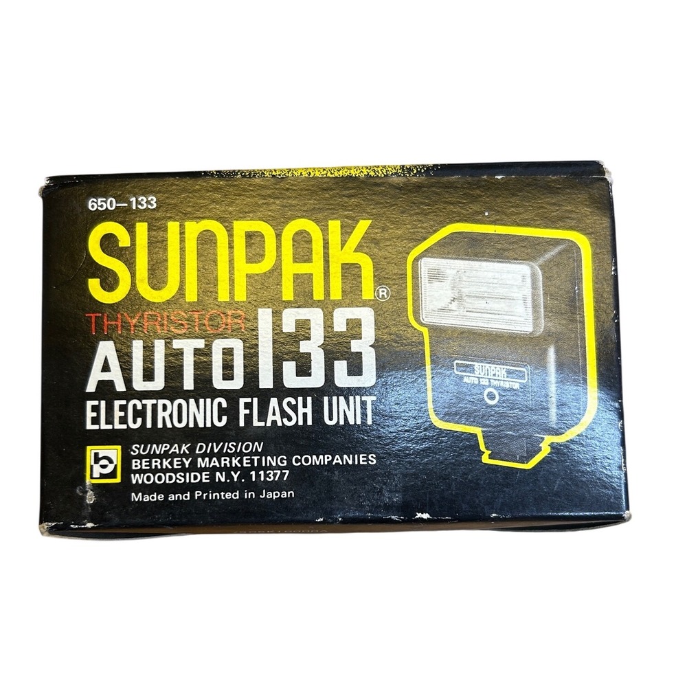 Sunpak Auto 133 Thyristor Flash Unit Black Plastic Vintage camera accessories